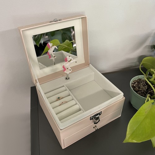 Rosa enhjørnings-smykkeskrin for barn – med spilledåse