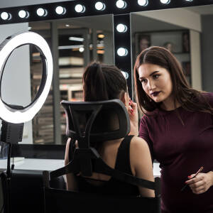 Sammenleggbar sminkestol i aluminium med nakkestøtte