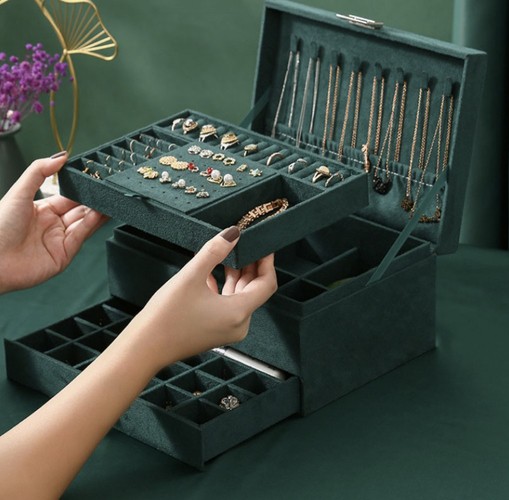 Grønn smykkeskrin – 24,5 × 18 × 11,5 cm