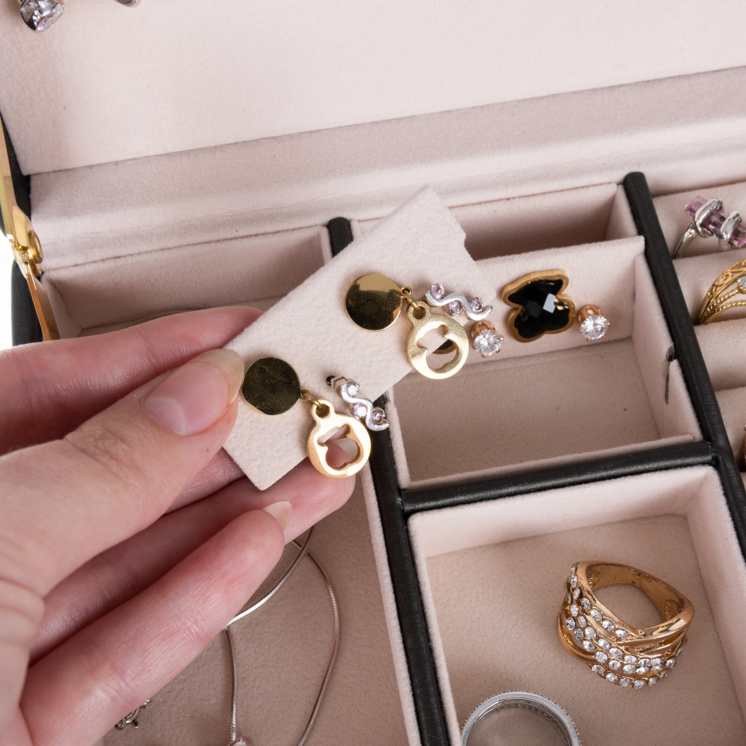 Elegant låsbart smykkeskrin med speil – svart PU-skinn