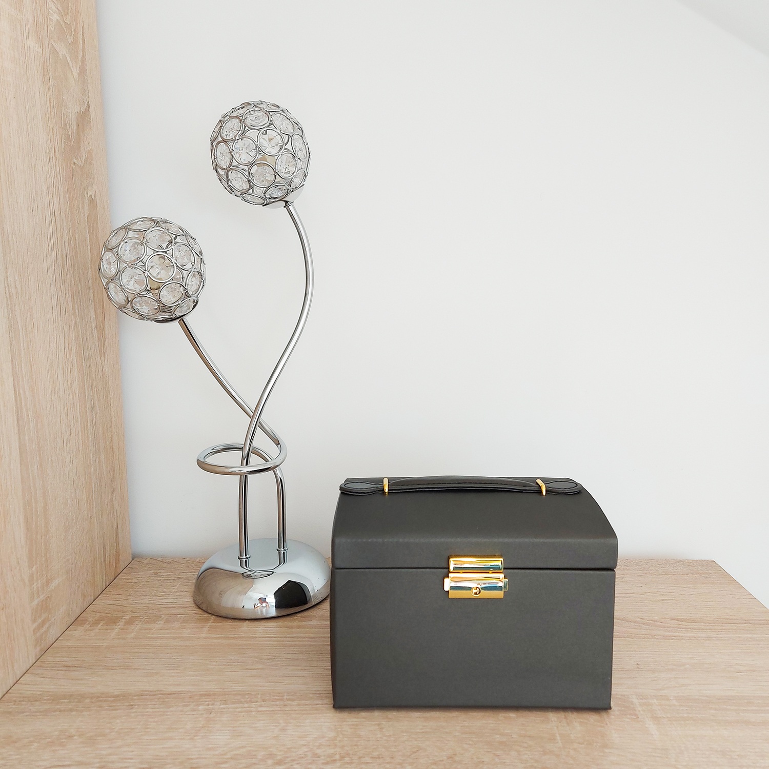 Elegant låsbart smykkeskrin med speil – svart PU-skinn