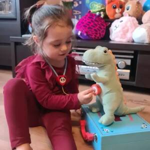 Pedagogisk doktor- og tannlegesett i tre – barneleke med 43 tilbehør