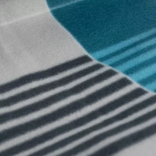 Piknikpledd 200 × 220 cm – mykt, praktisk og romslig teppe for utendørs bruk