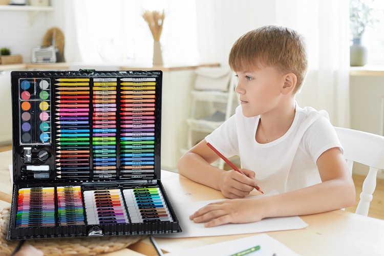 Tegne- og malersett 168 deler – i praktisk koffert