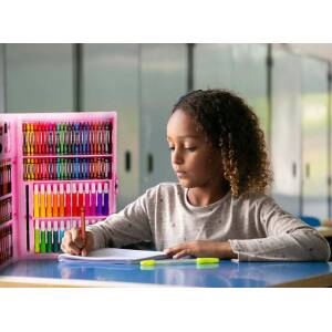 Komplett kunstnersett 168 deler – i praktisk veske med farger, penner og tilbehør