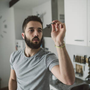 Komplett dartsett med 12 piler og tilbehør