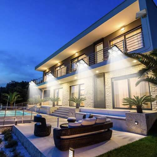 Utendørs solcellebelysning med 220 dioder