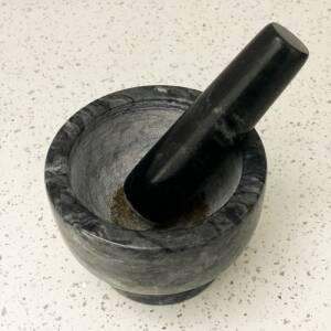 Svart marmormorter – Ø12,5 × 9 cm, robust naturstein med støter