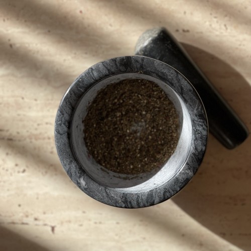 Svart marmormorter – Ø12,5 × 9 cm, robust naturstein med støter