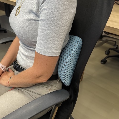Ergonomisk korsryggpute – memory foam, 23 × 13 × 46 cm