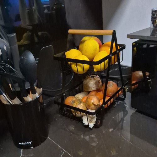 Tovånings fruktkurv – metall med trehåndtak