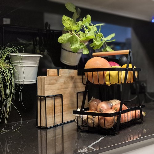 Tovånings fruktkurv – metall med trehåndtak