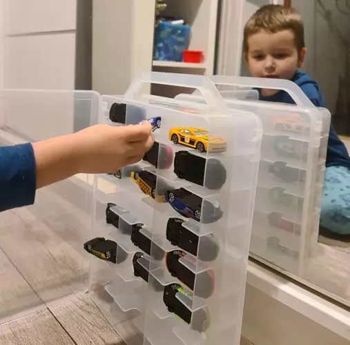 Oppbevaringskoffert for lekebiler – Transparent koffert med hylle for 46 biler