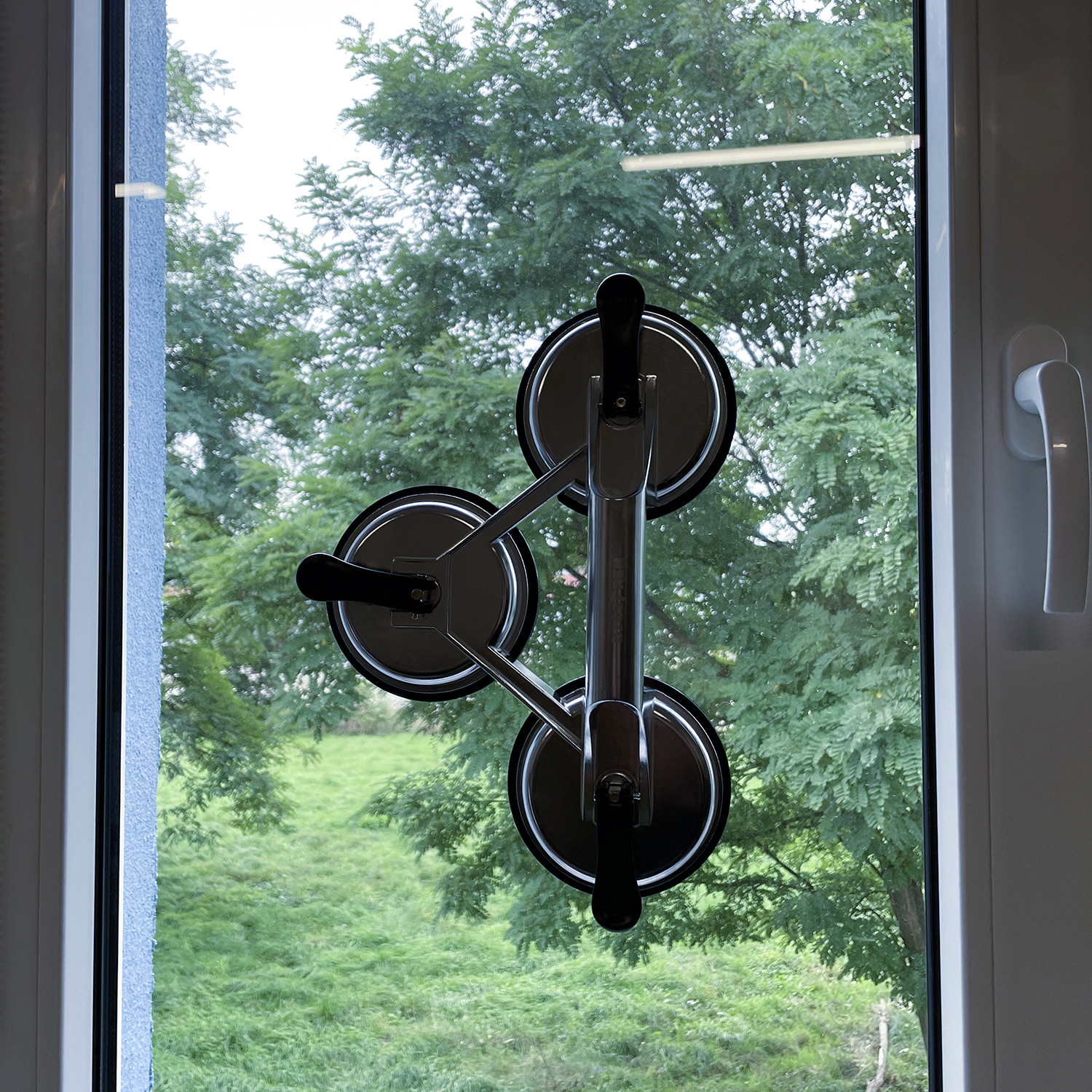 Trippel sugekopp med vakuumfunksjon – 150 kg løftekraft