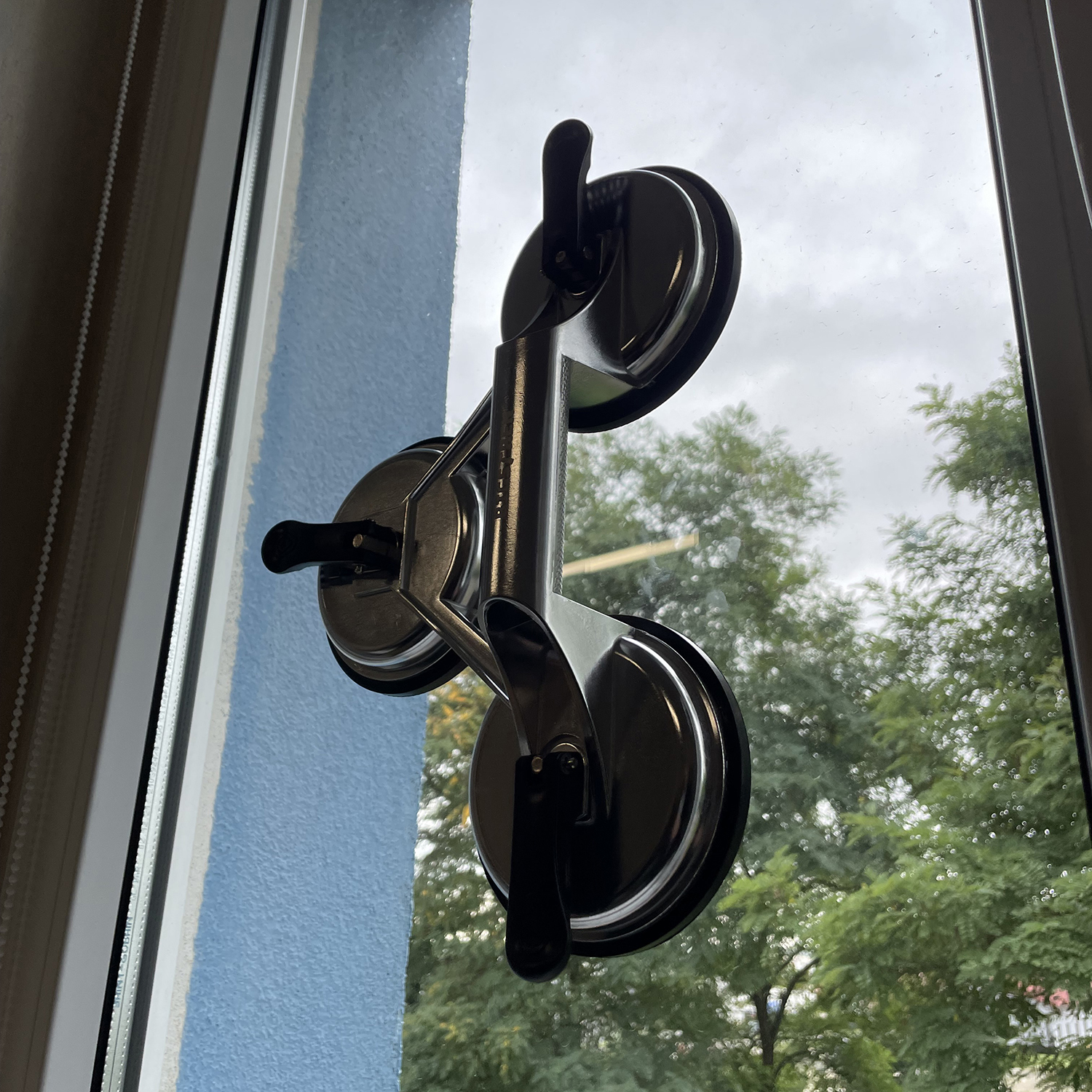 Trippel sugekopp med vakuumfunksjon – 150 kg løftekraft