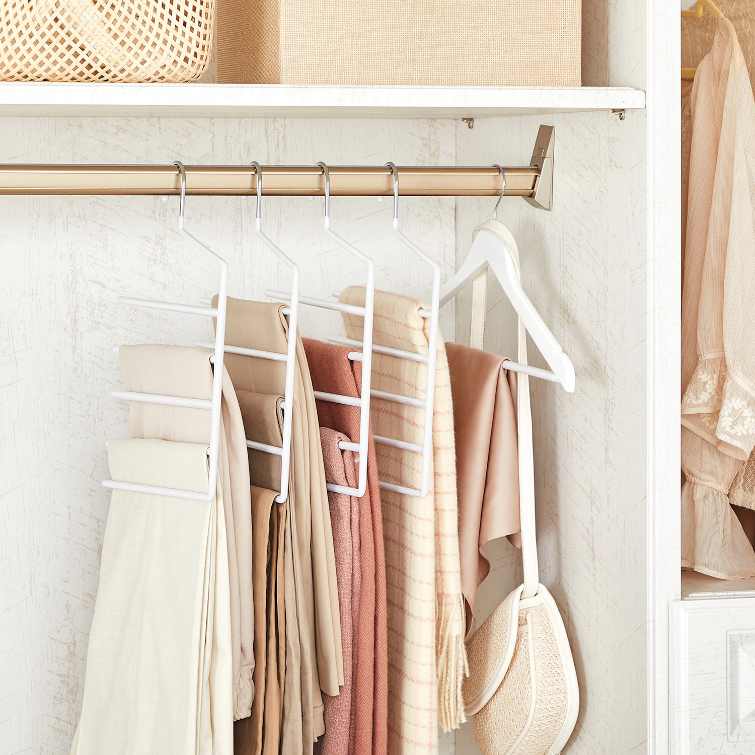 Buksehenger 4-pakning med 5 stenger – metall, sklisikker, hvit