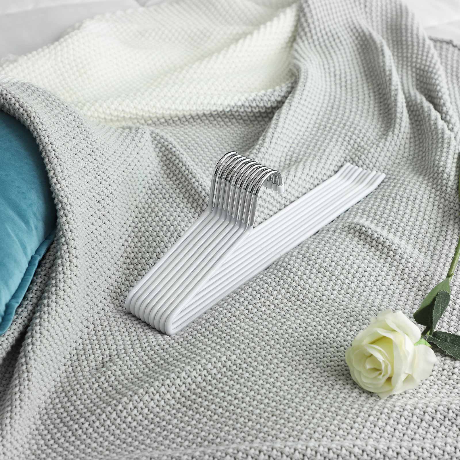 Åpne buksehengere 20-pakning – sklisikre kleshengere, hvit