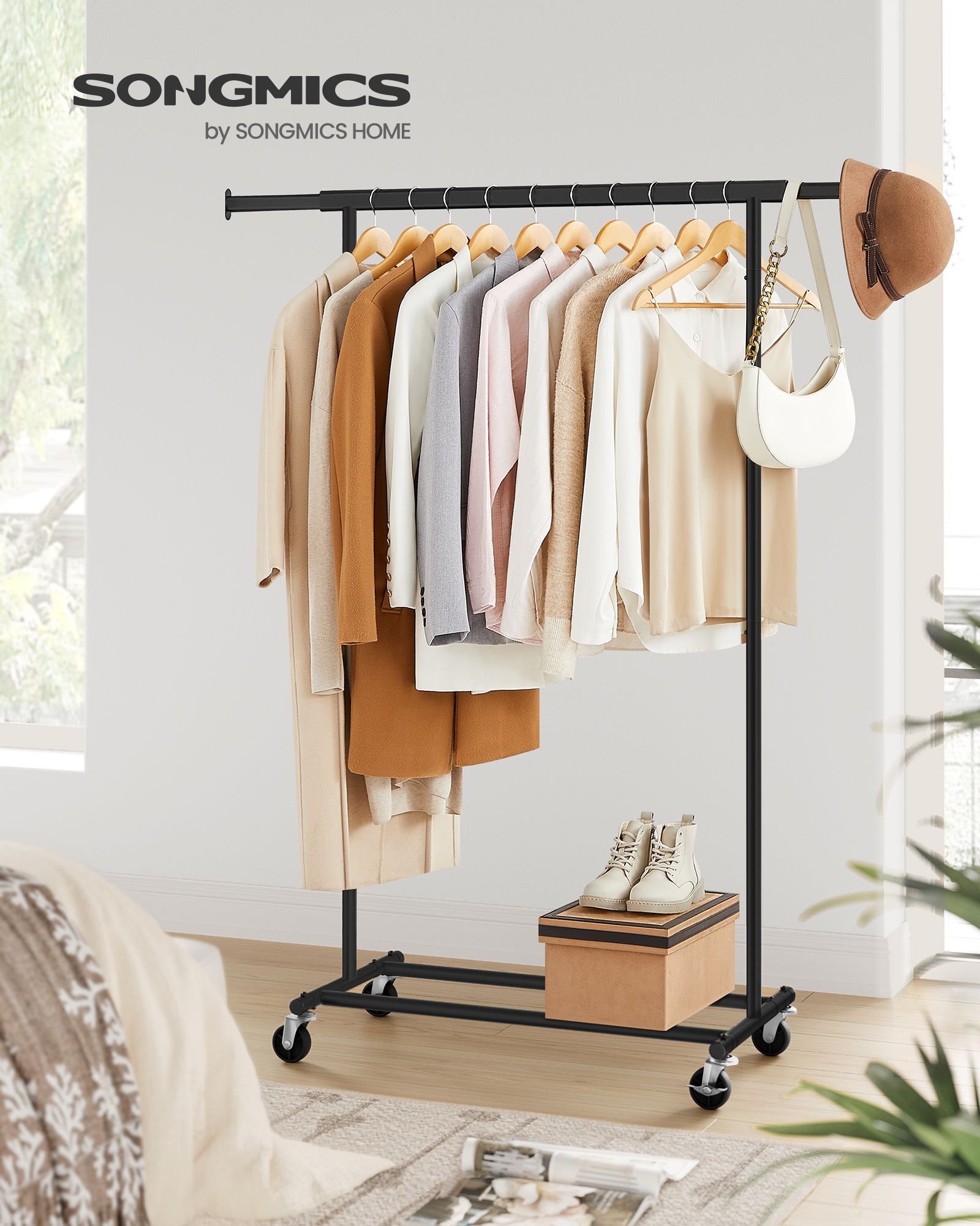 Svart rullbart klesstativ med uttrekkbar klesstang i metall, 90 kg maks belastning