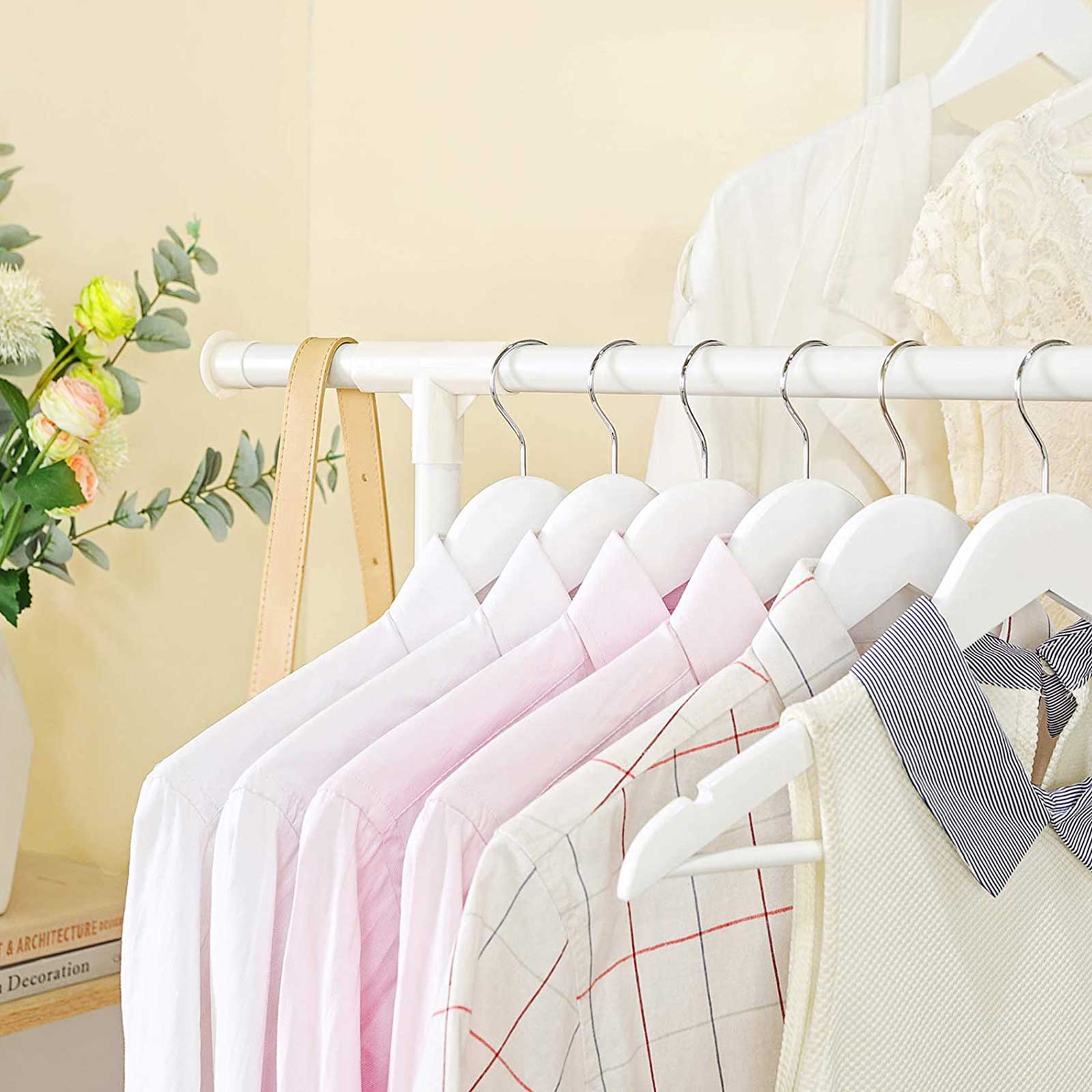 Dobbel klesstativ i metall med oppbevaringshyller, 70 kg kapasitet