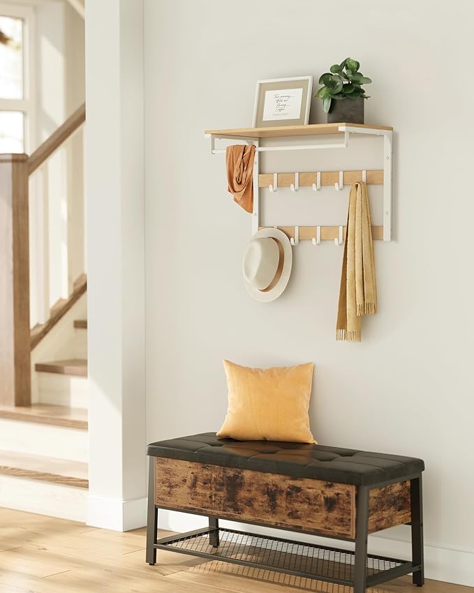 Hattehylle i industriell hvit eik – med klesstang og dobbel knaggrad, 65 × 30 × 42 cm