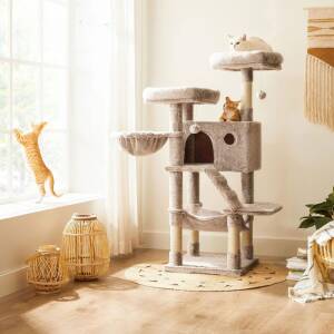 Klatretre i flere nivåer, 135 cm – myk beskyttelse, lysebrun