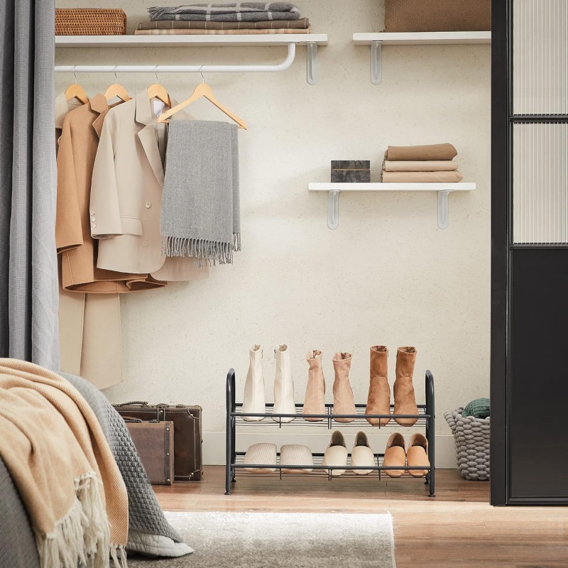 Skostativ i metall med 2 hyller – 68,5 × 27,5 × 37 cm