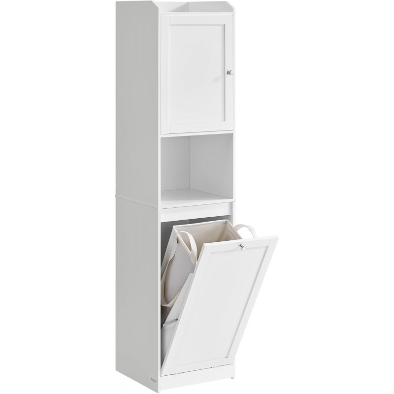 Hvitt høyt oppbevaringsskap til badet med skittentøykurv og åpen hylle