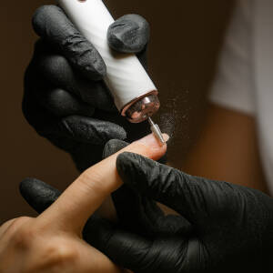 Elektrisk neglefil / neglebor – trådløs løsning for manikyr og pedikyr